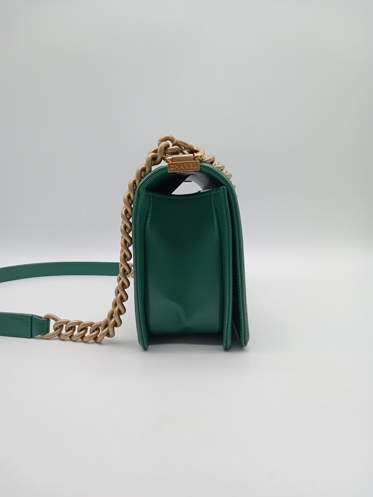 CHANEL Caviar Quilted Medium Leboy