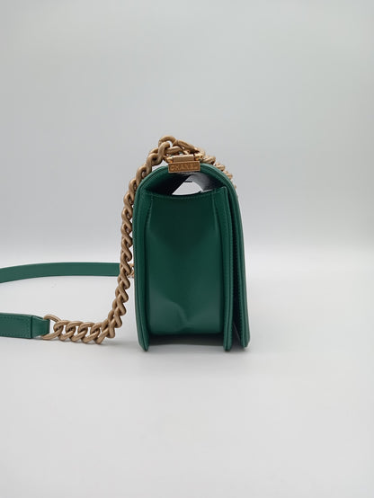 CHANEL Caviar Quilted Medium Leboy