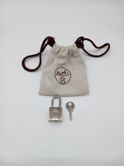 HERMES Taurillon Clemence Picotin PM