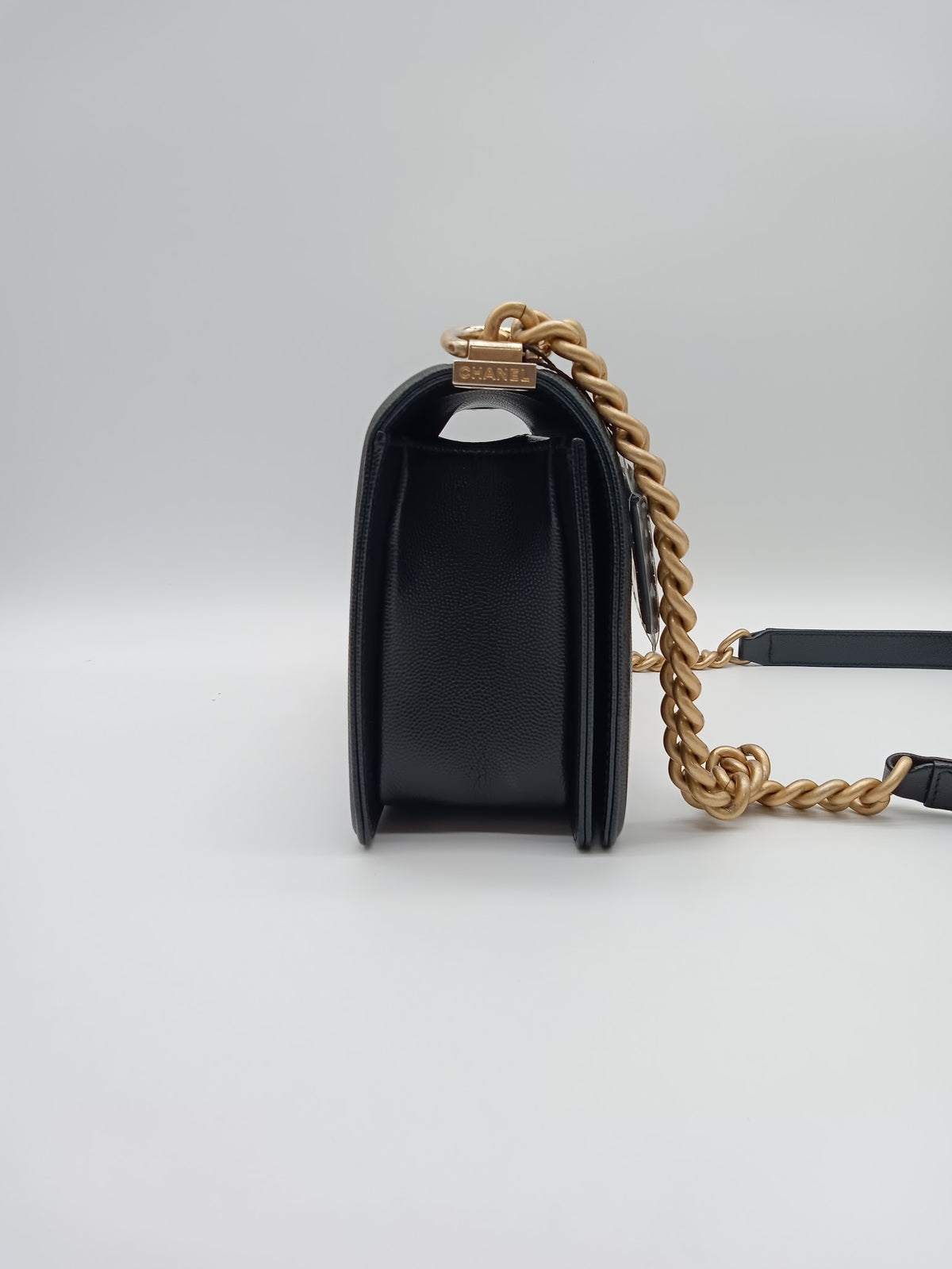 CHANEL Caviar Quilted Medium Leboy