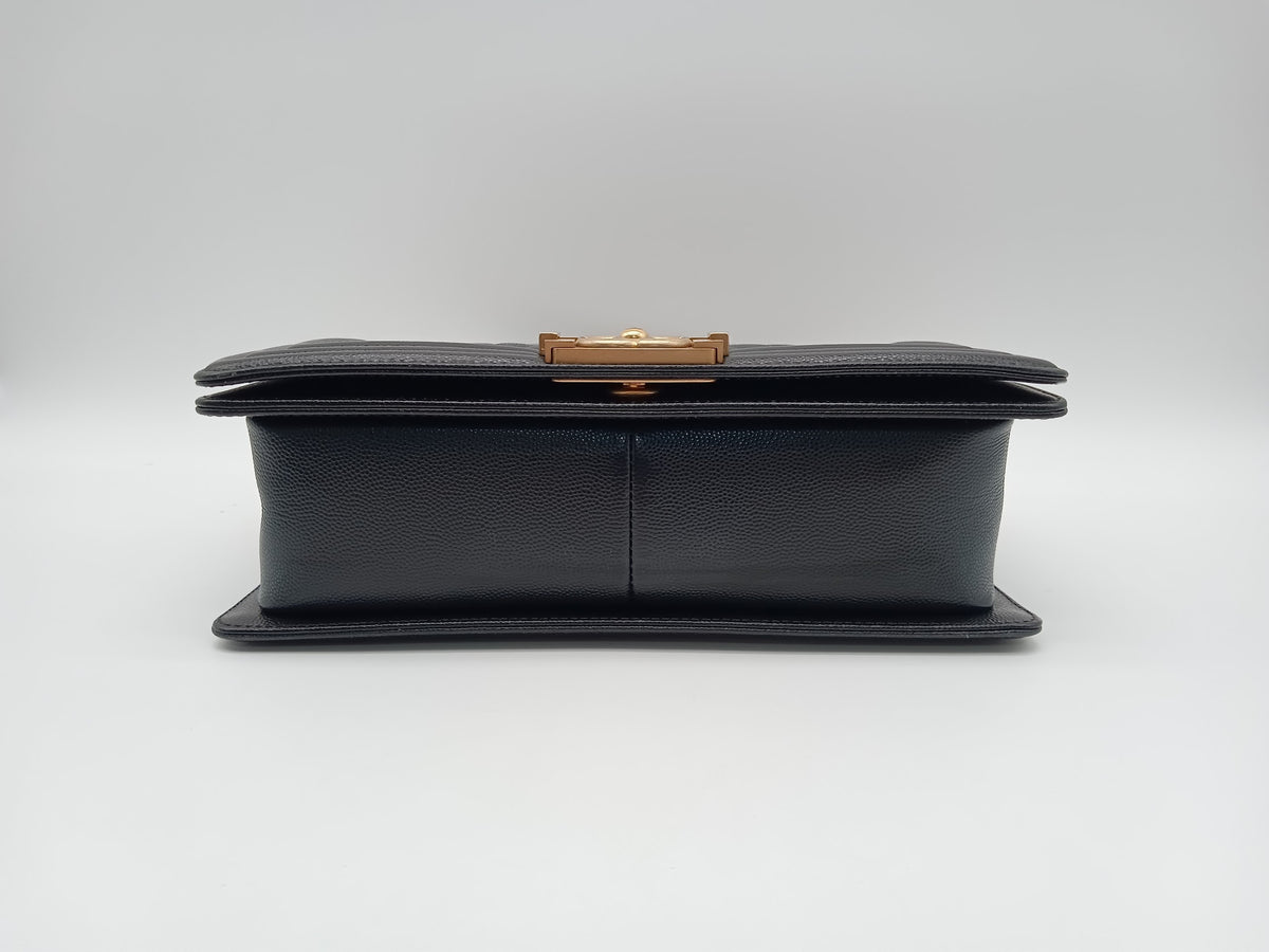 CHANEL Caviar Quilted Medium Leboy