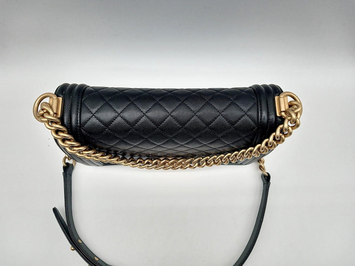 CHANEL Caviar Quilted Medium Leboy