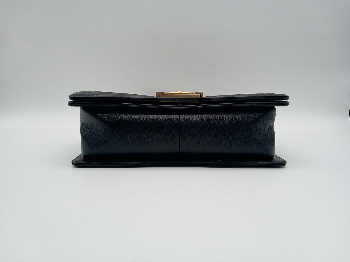 CHANEL Caviar Quilted Medium Leboy