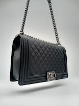CHANEL Caviar Quilted Medium Leboy