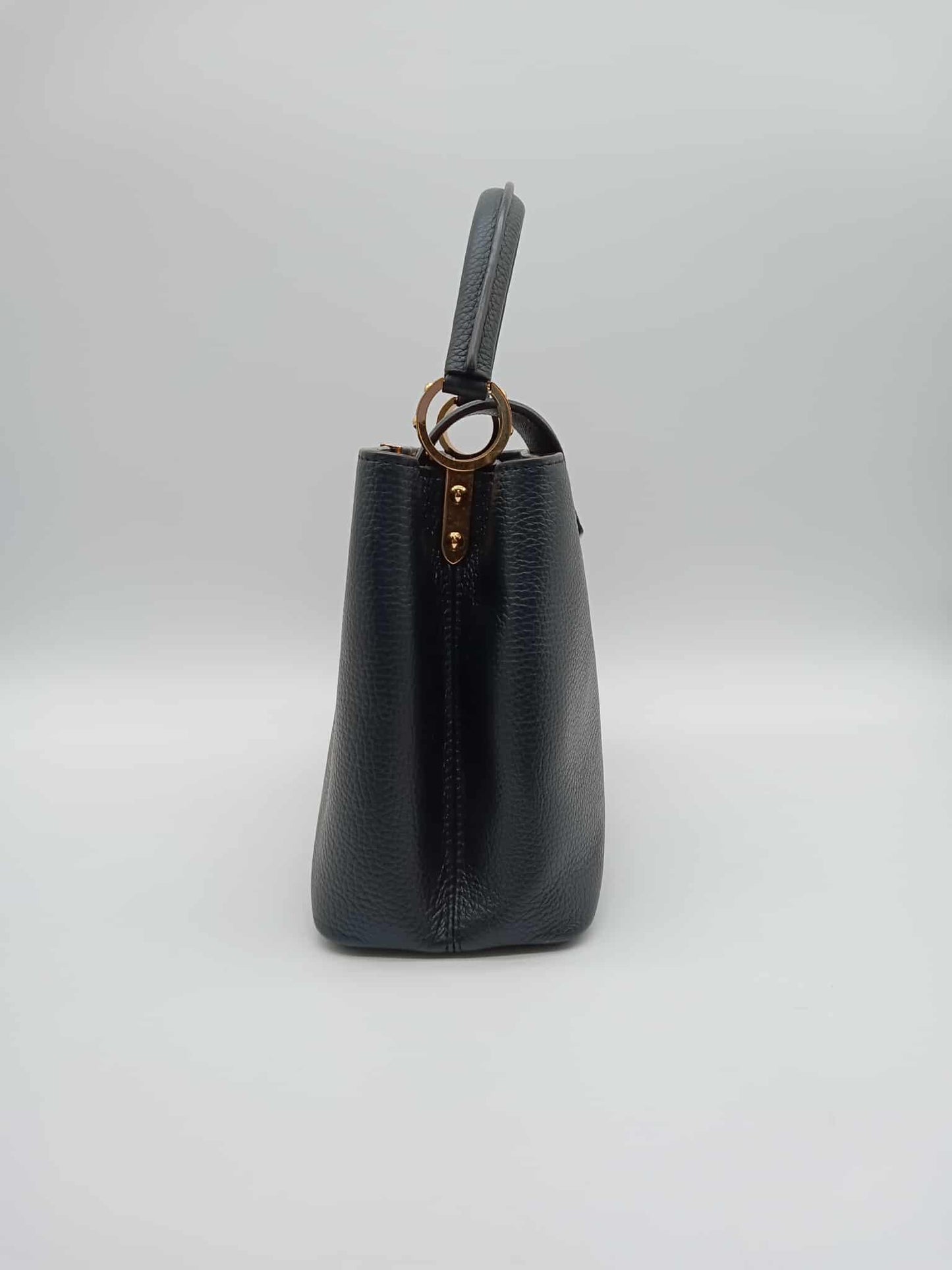 LOUIS VUITTON Capucines MM