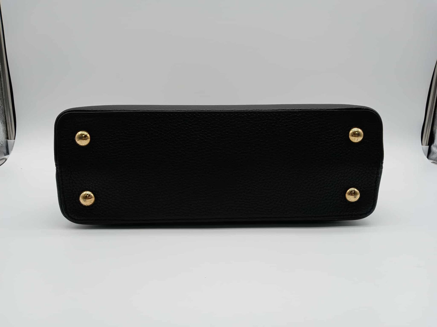 LOUIS VUITTON Capucines MM