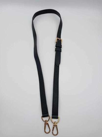 LOUIS VUITTON Capucines MM