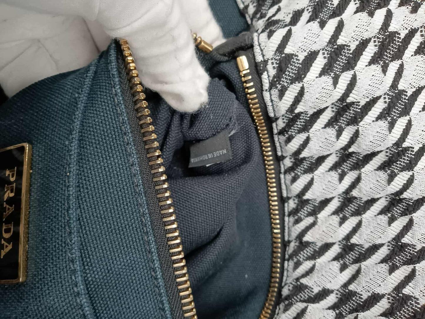 Prada Canapa