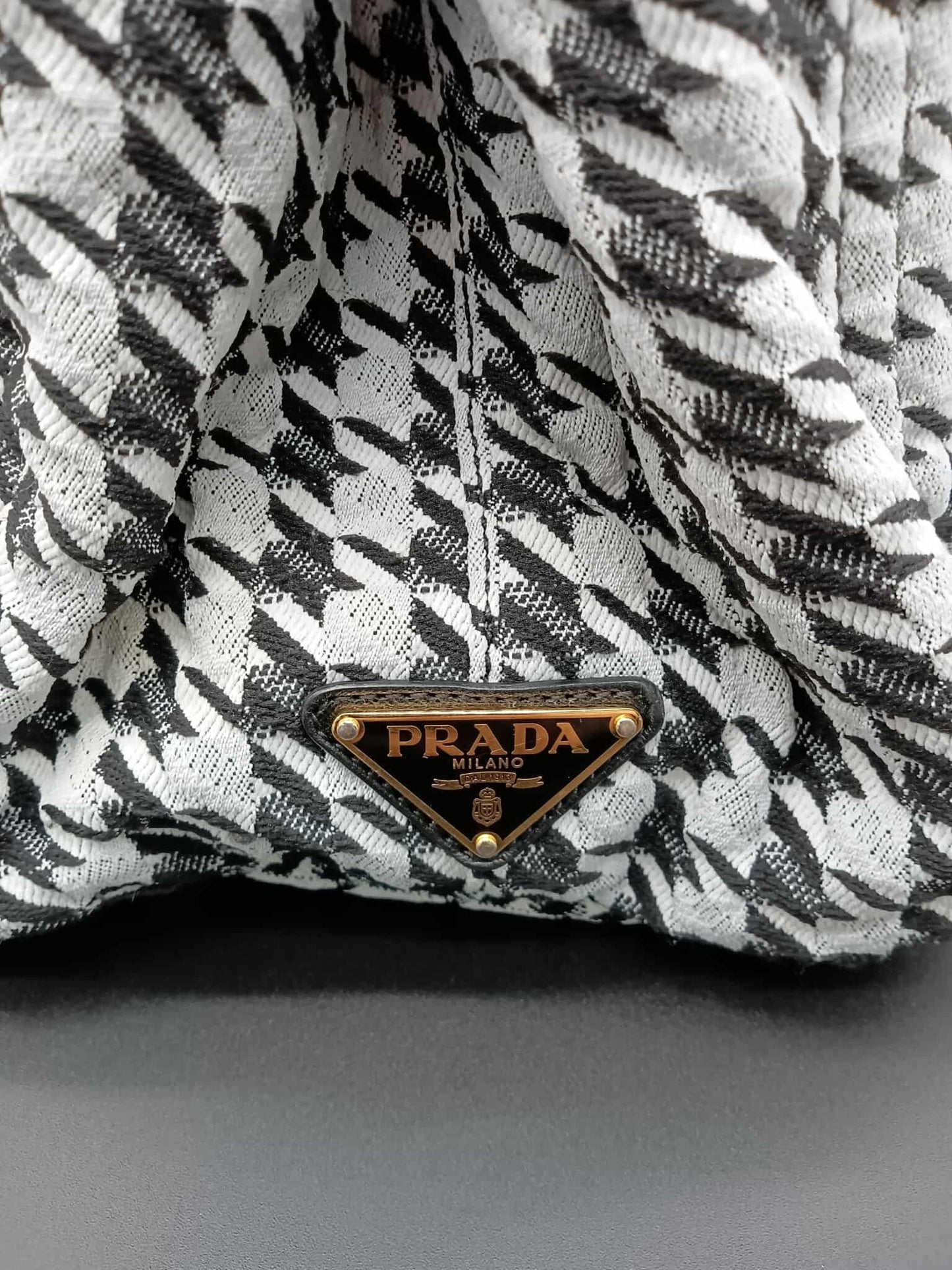Prada Canapa