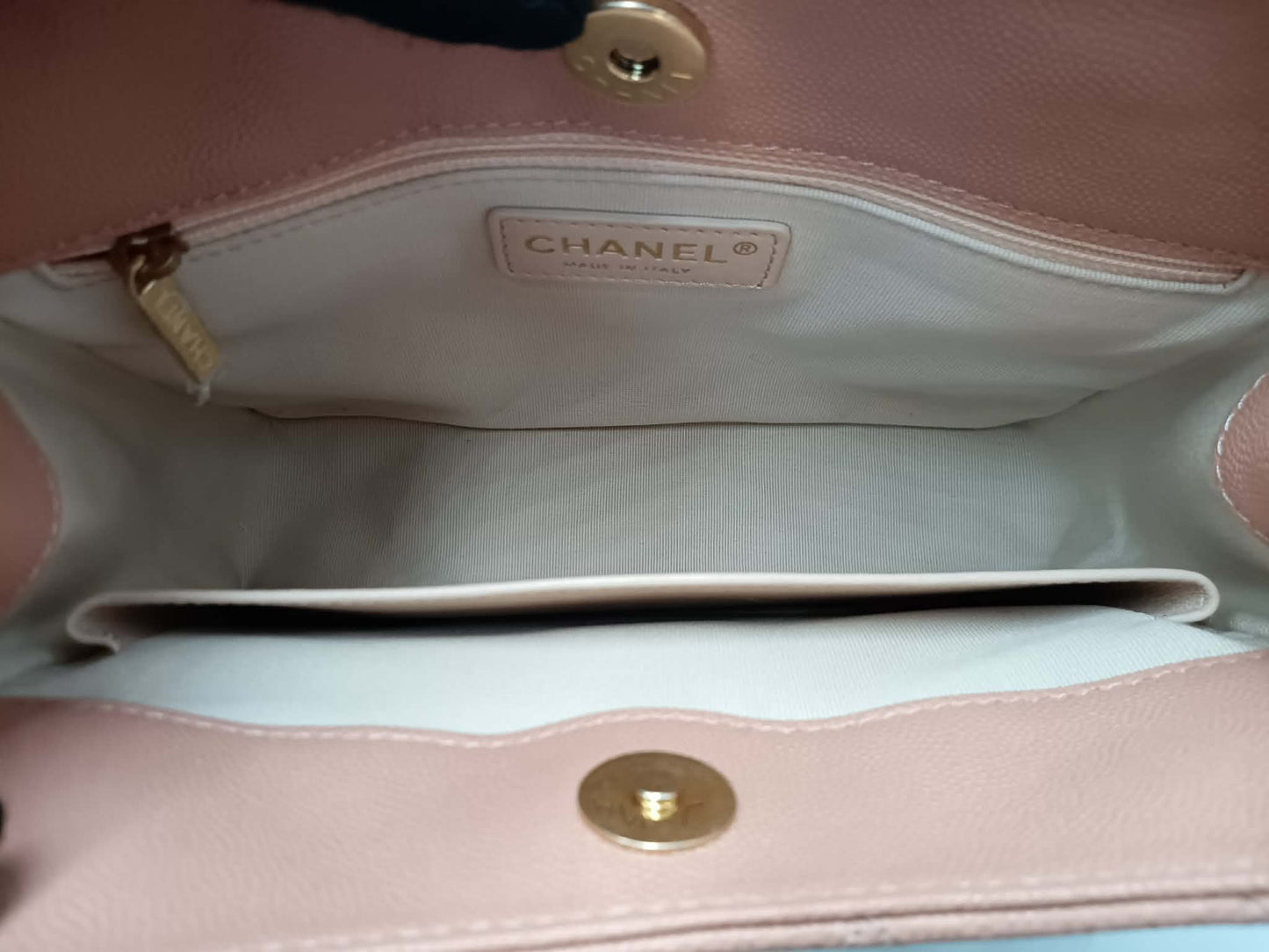 CHANEL 23P Caviar Quilted Wavy Hobo