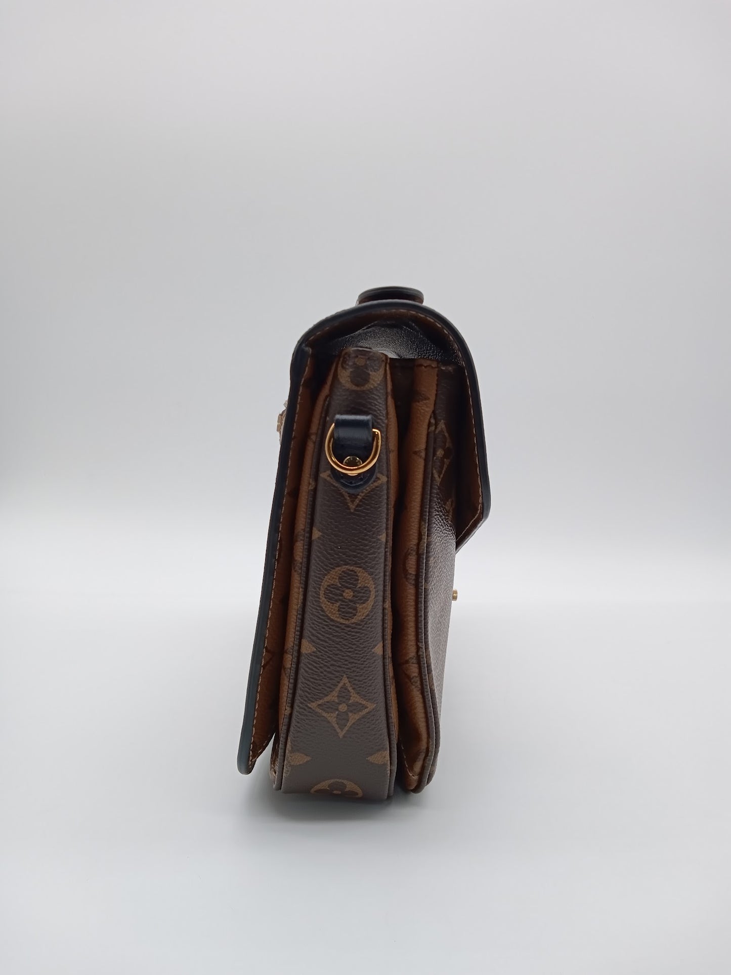 LOUIS VUITTON Reverse Monogram Pochette Metis MM