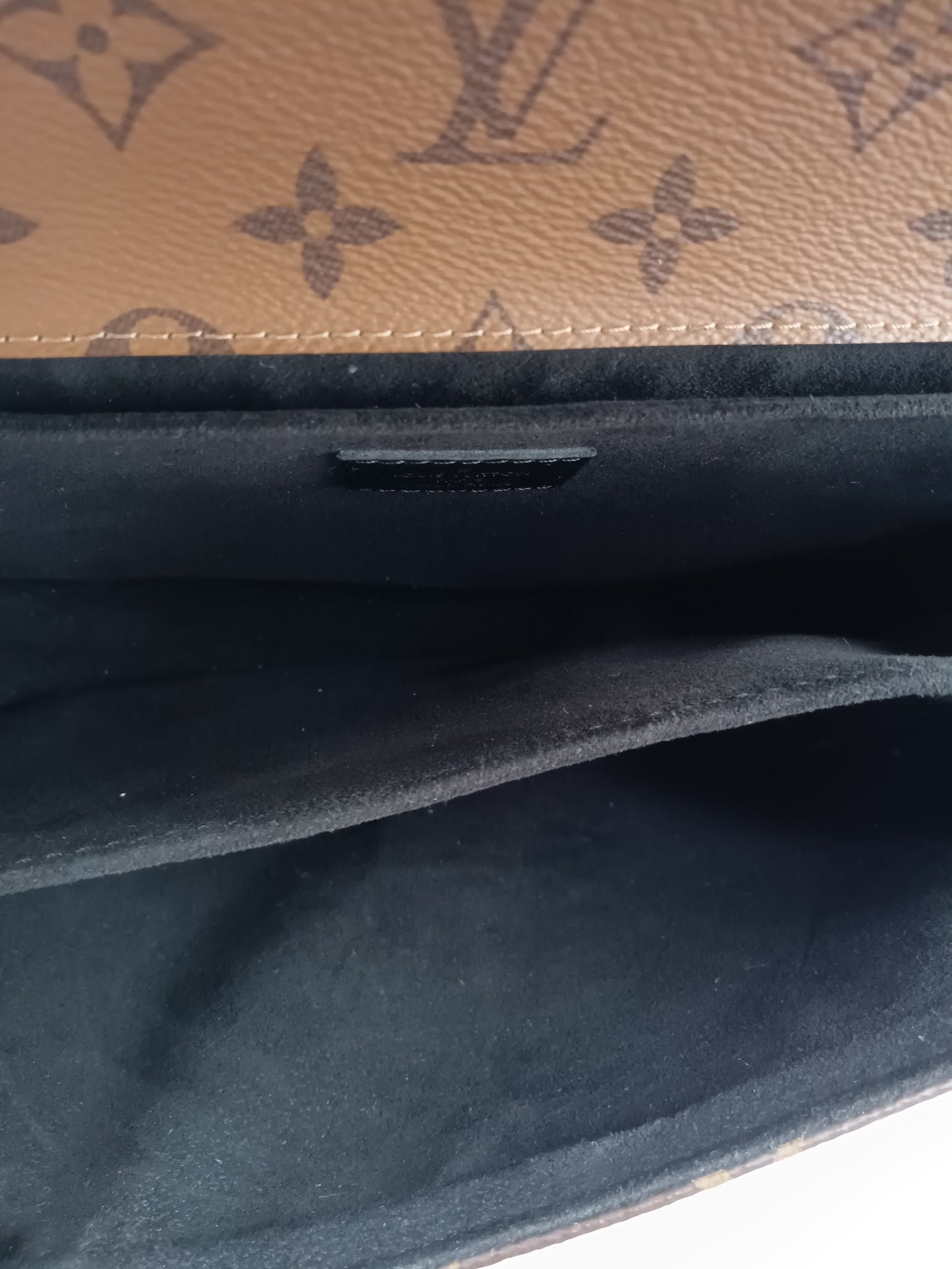LOUIS VUITTON Reverse Monogram Pochette Metis MM