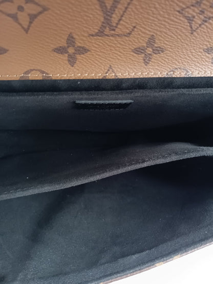 LOUIS VUITTON Reverse Monogram Pochette Metis MM