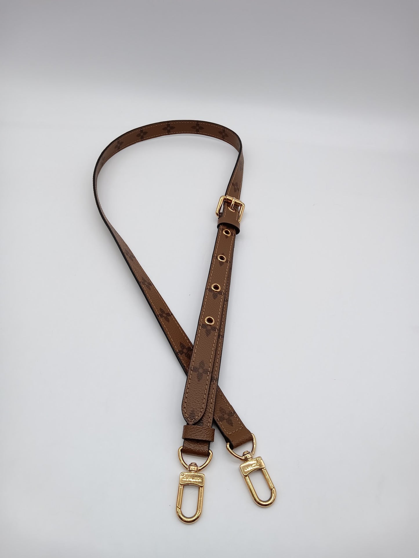 LOUIS VUITTON Reverse Monogram Pochette Metis MM