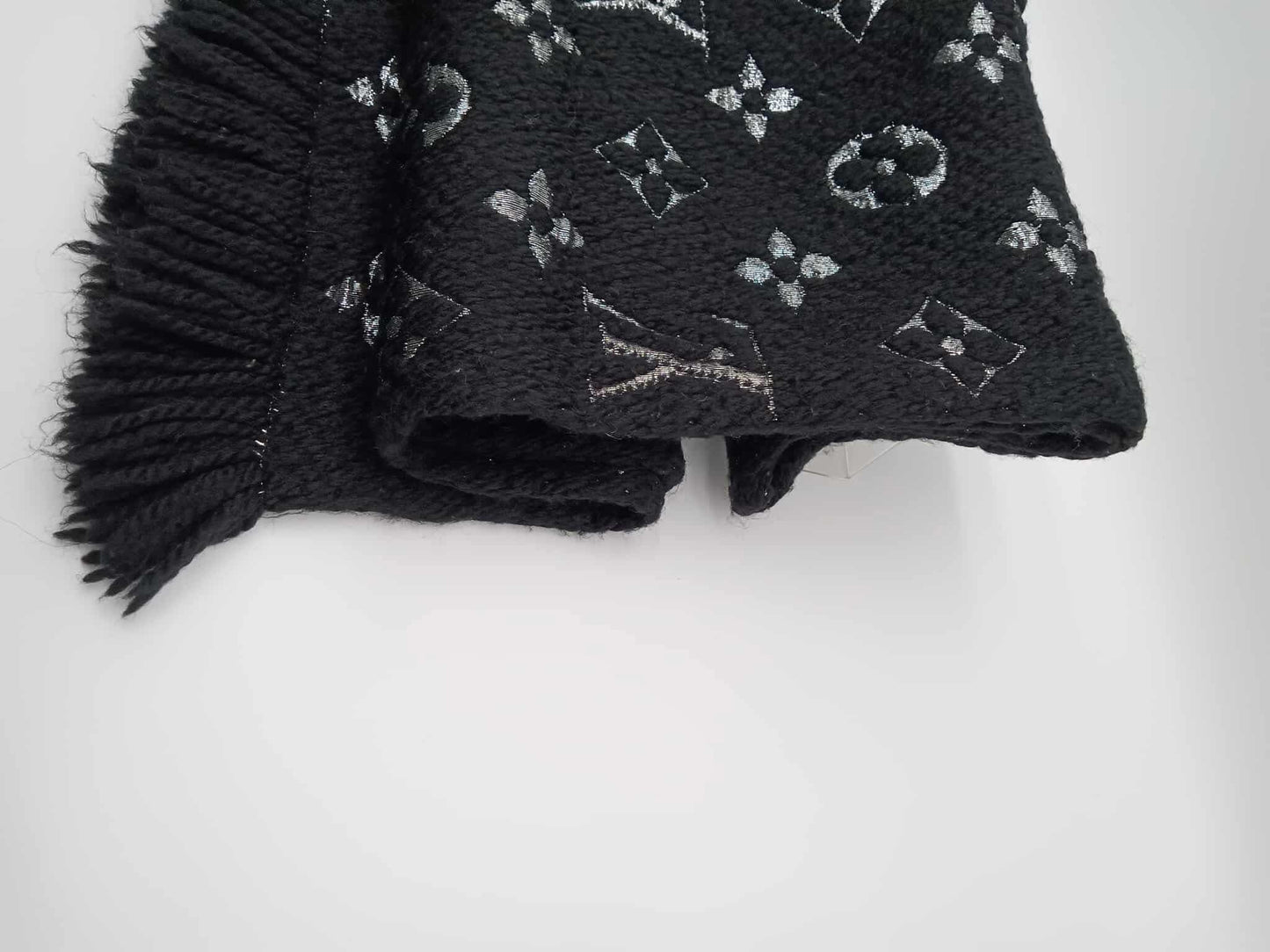 LOUIS VUITTON Echarpe Logomania Scarf