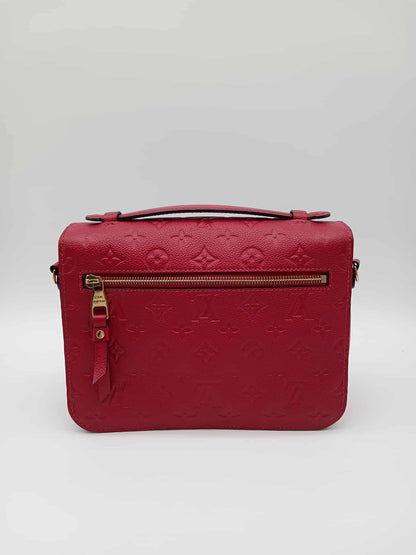 LOUIS VUITTON Pochette Metis MM