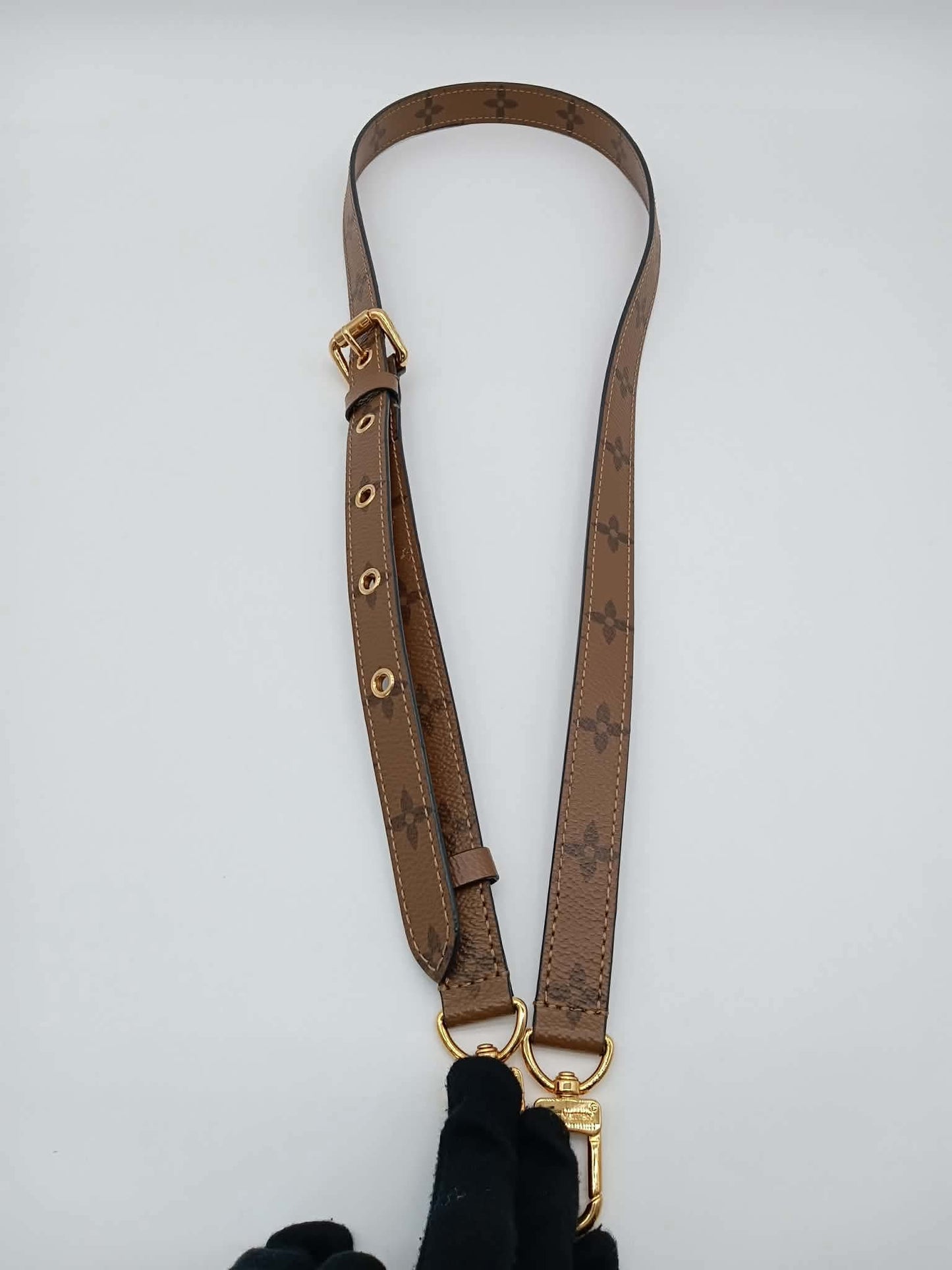 LOUIS VUITTON Monogram Reverse Pochette Metis