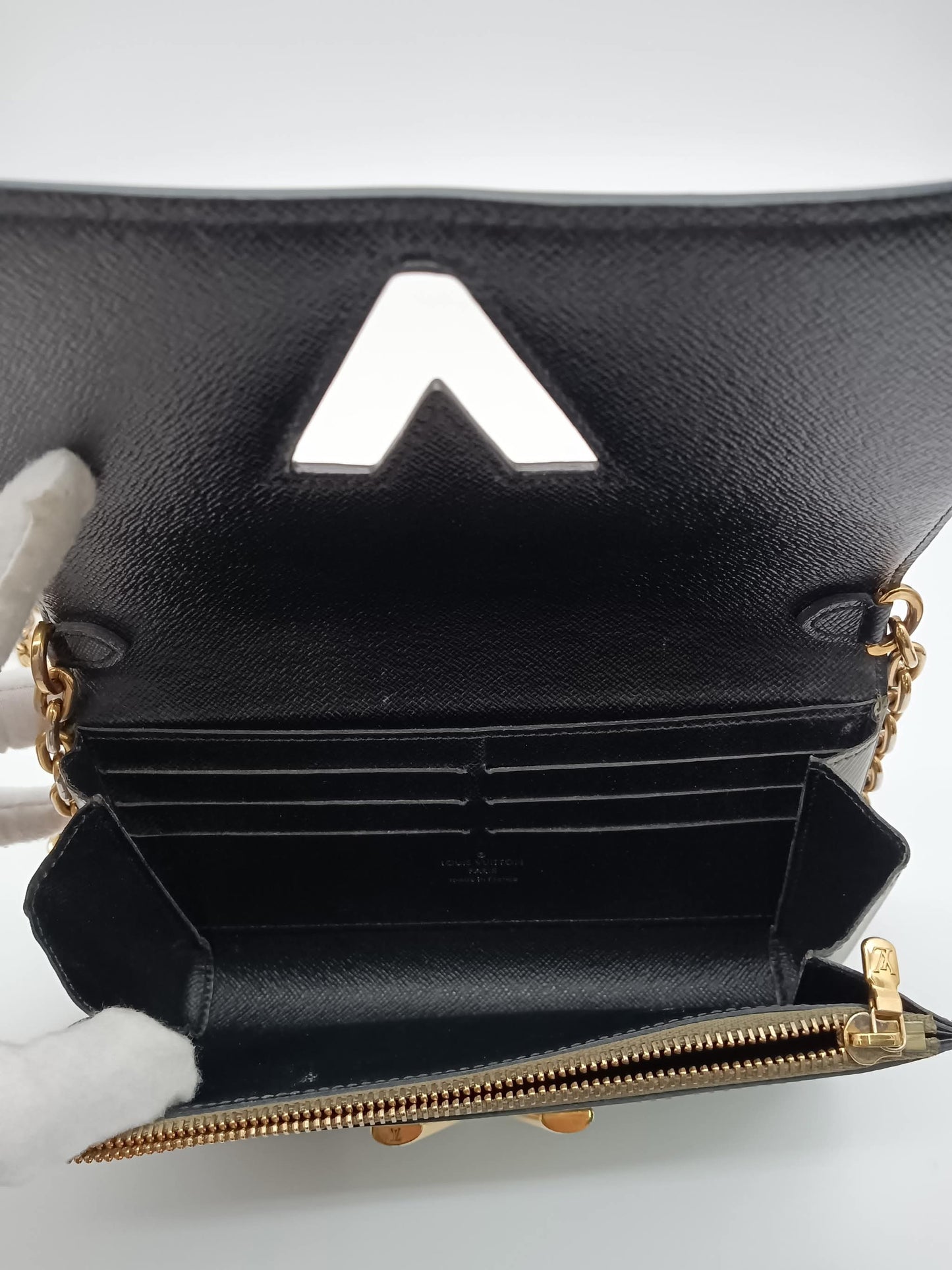 LOUIS VUITTON Kabuki Twist WOC