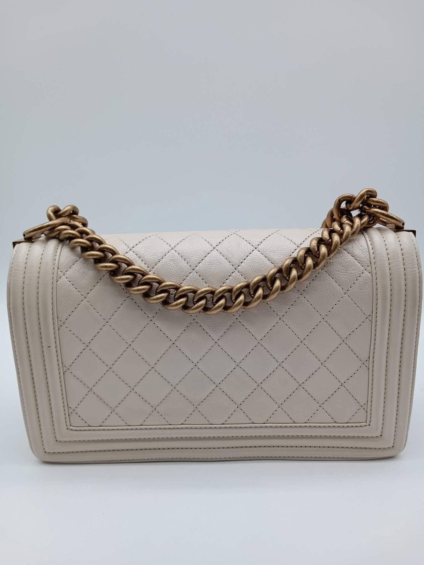 CHANEL Shiny Caviar Quilted Leboy
