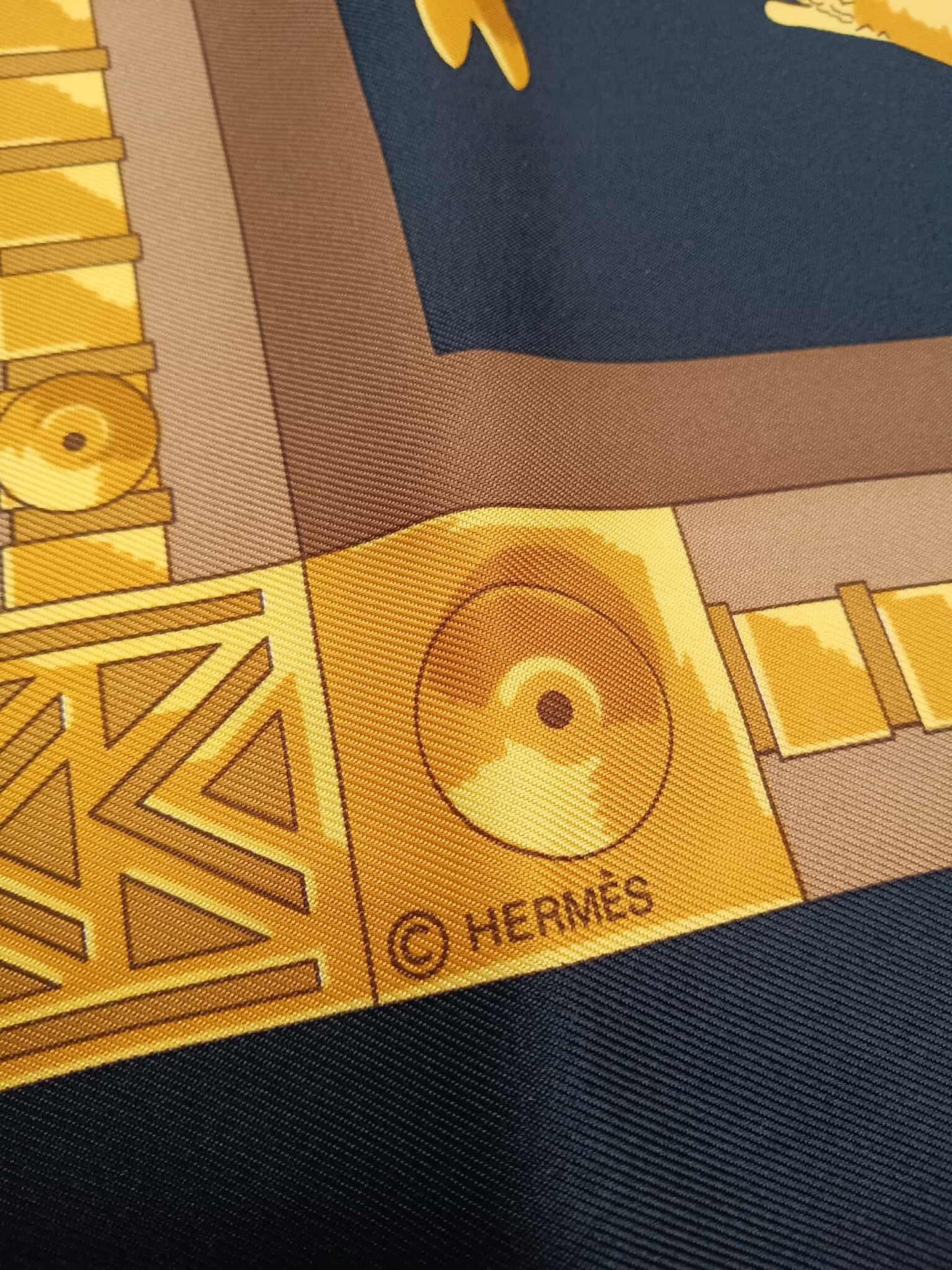 HERMES Carré 90 Cuir d'Afrique Scarf
