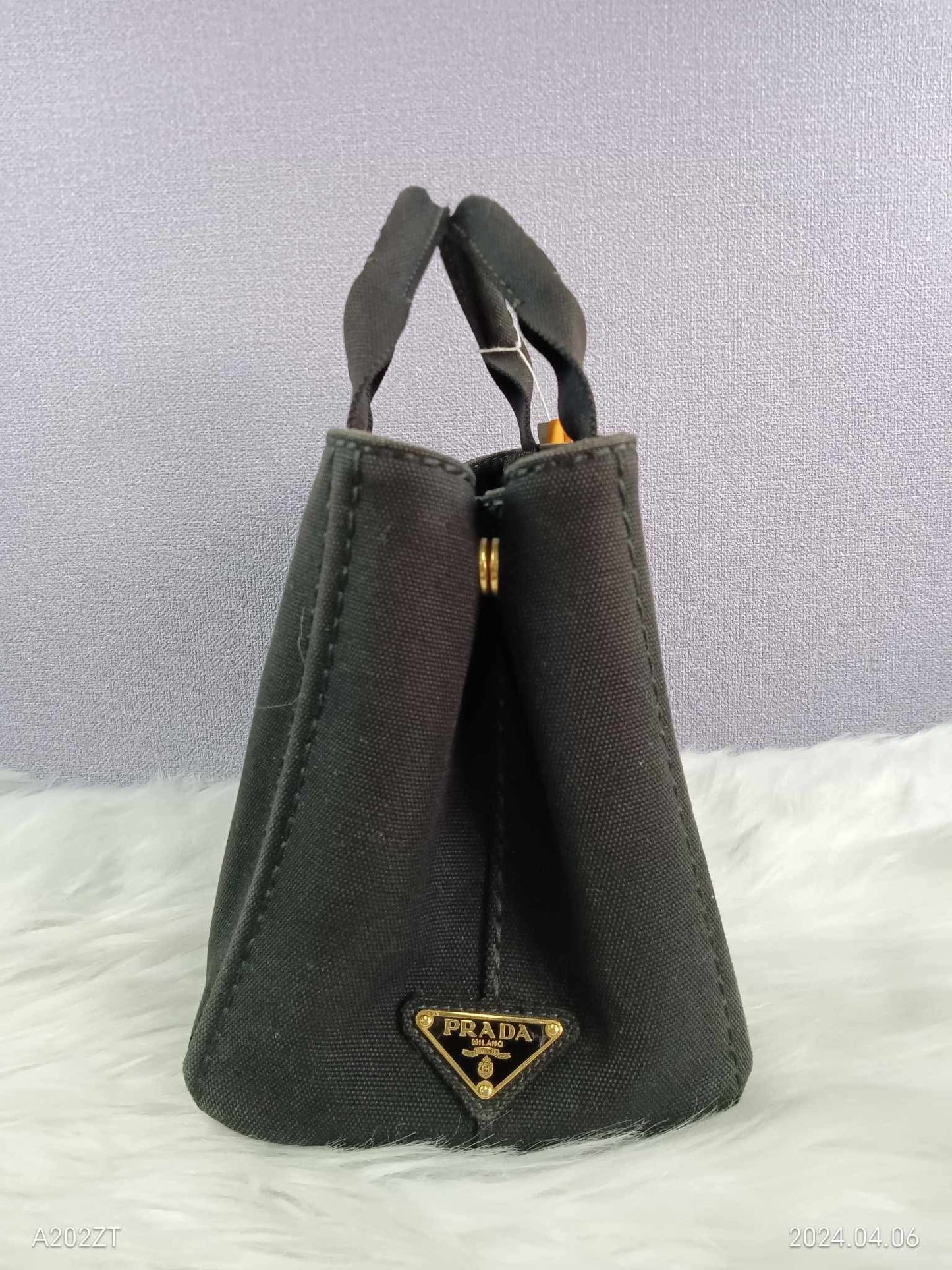PRADA Canapa