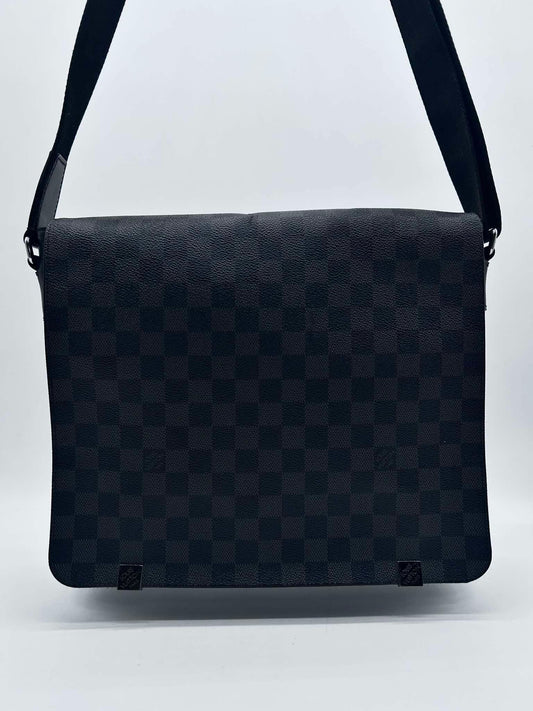 LOUIS VUITTON Damier Graphite District Messenger Bag