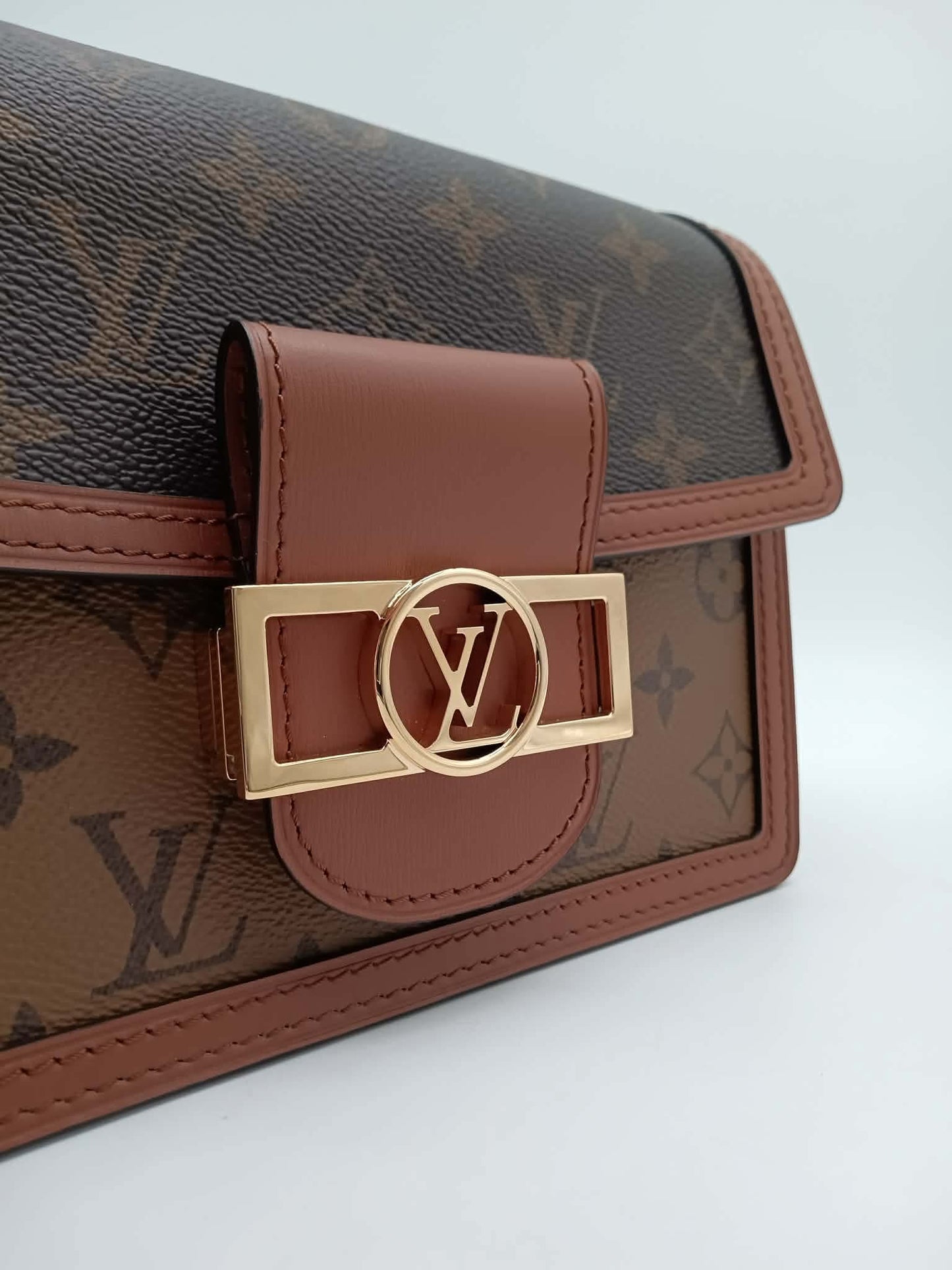 LOUIS VUITTON Monogram Reverse Dauphine