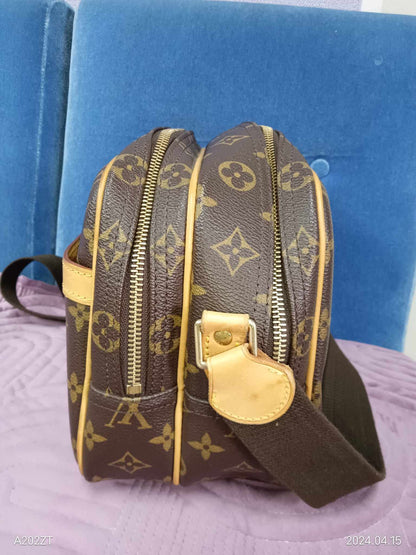 LOUIS VUITTON Monogram Reporter PM