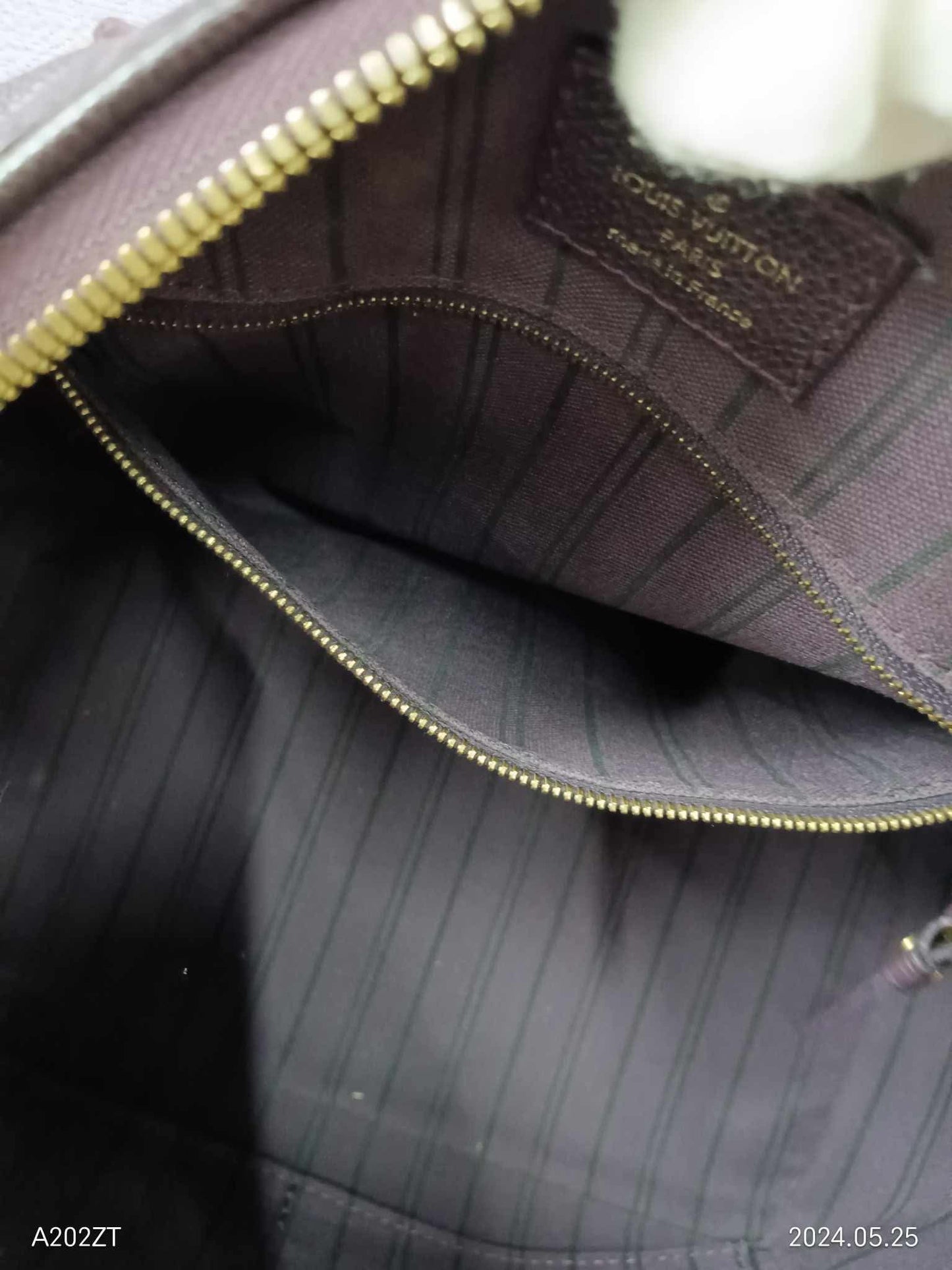 LOUIS VUITTON Empreinte Speedy 25