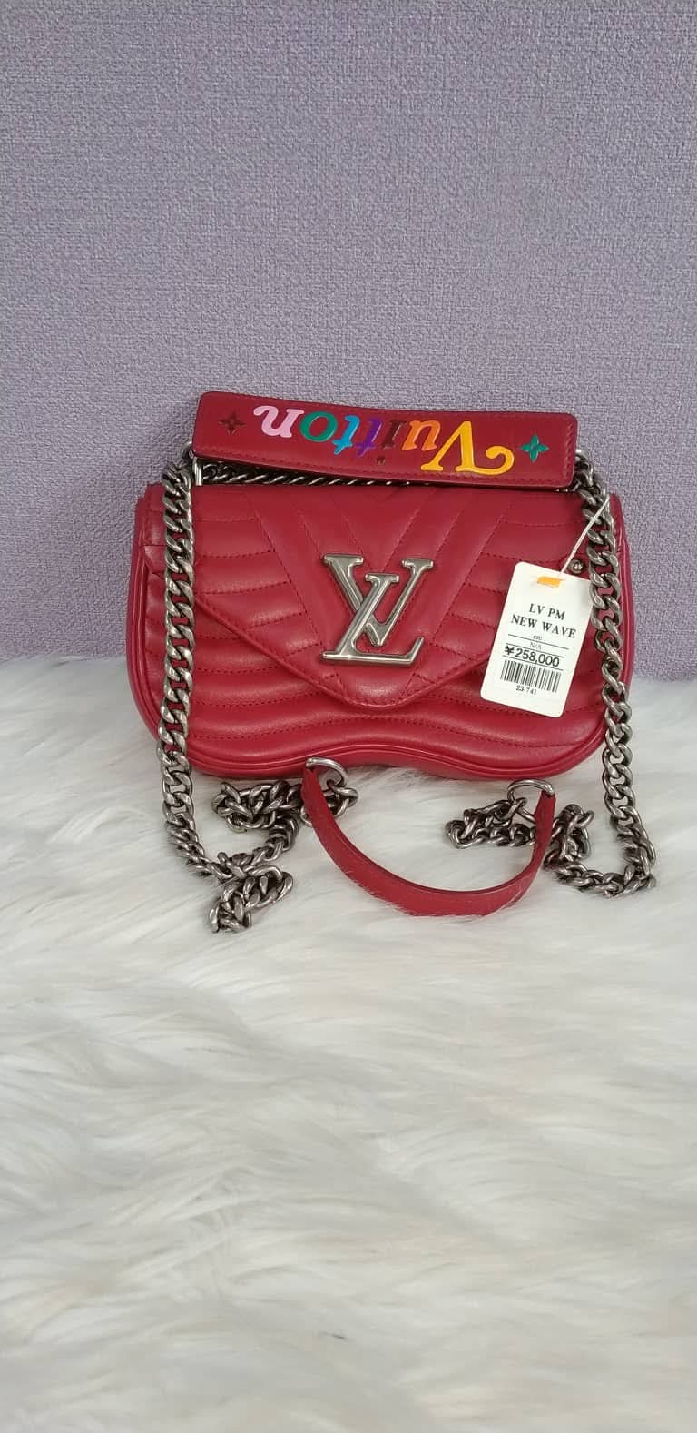 LOUIS VUITTON New Wave PM