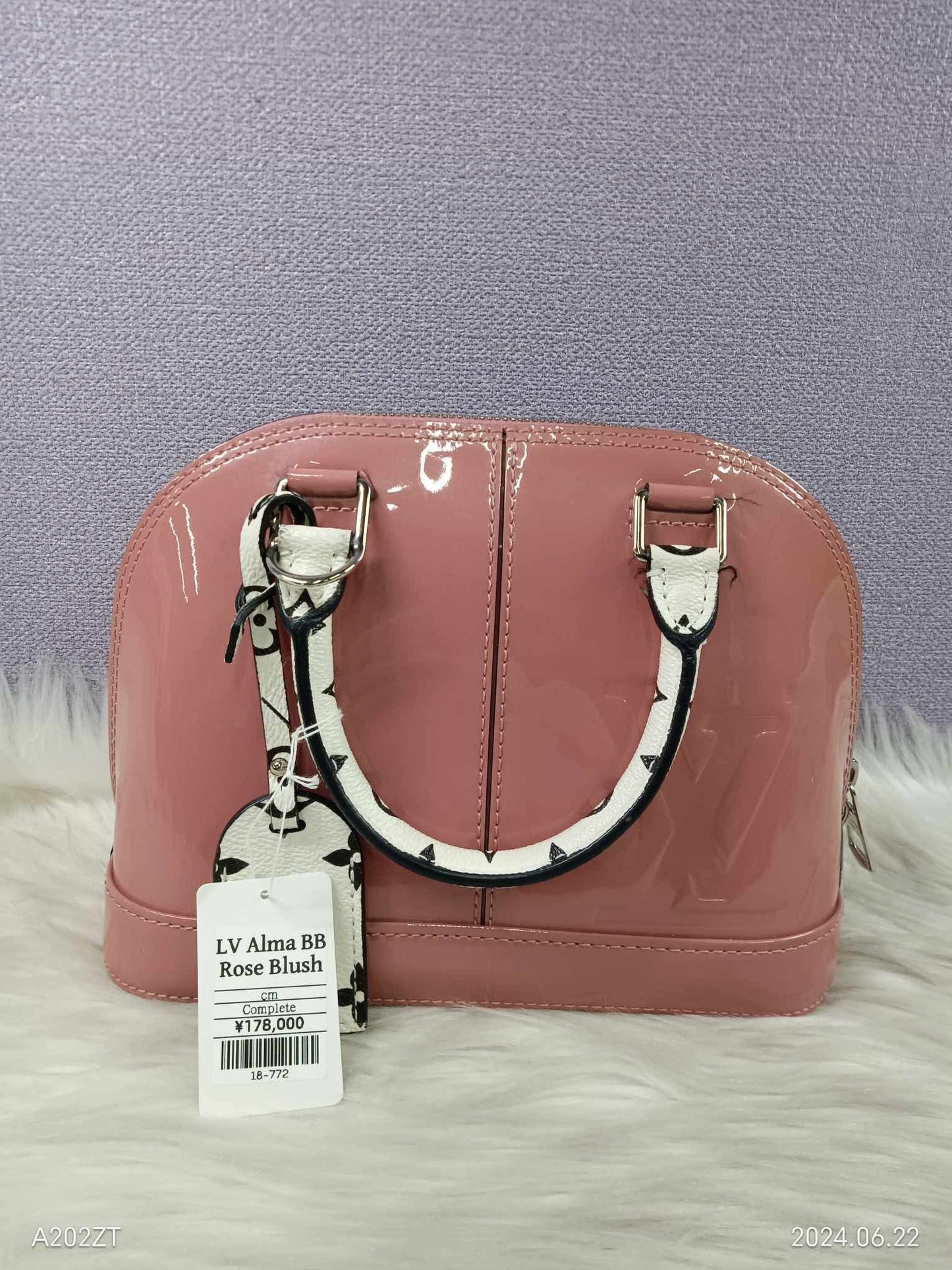 LOUIS VUITTON Vernis Alma BB Rose Blush