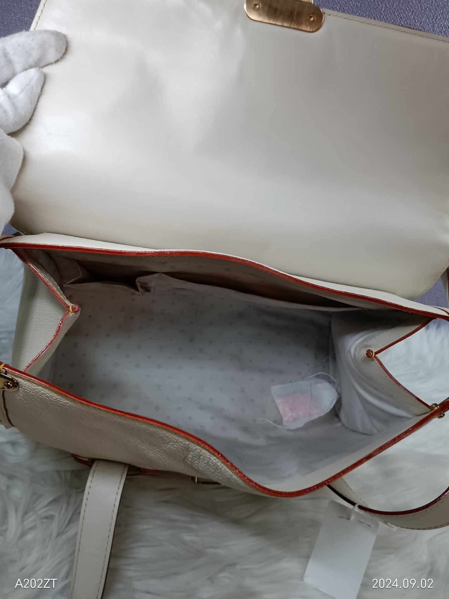 LOUIS VUITTON Suhali Epanoui GM