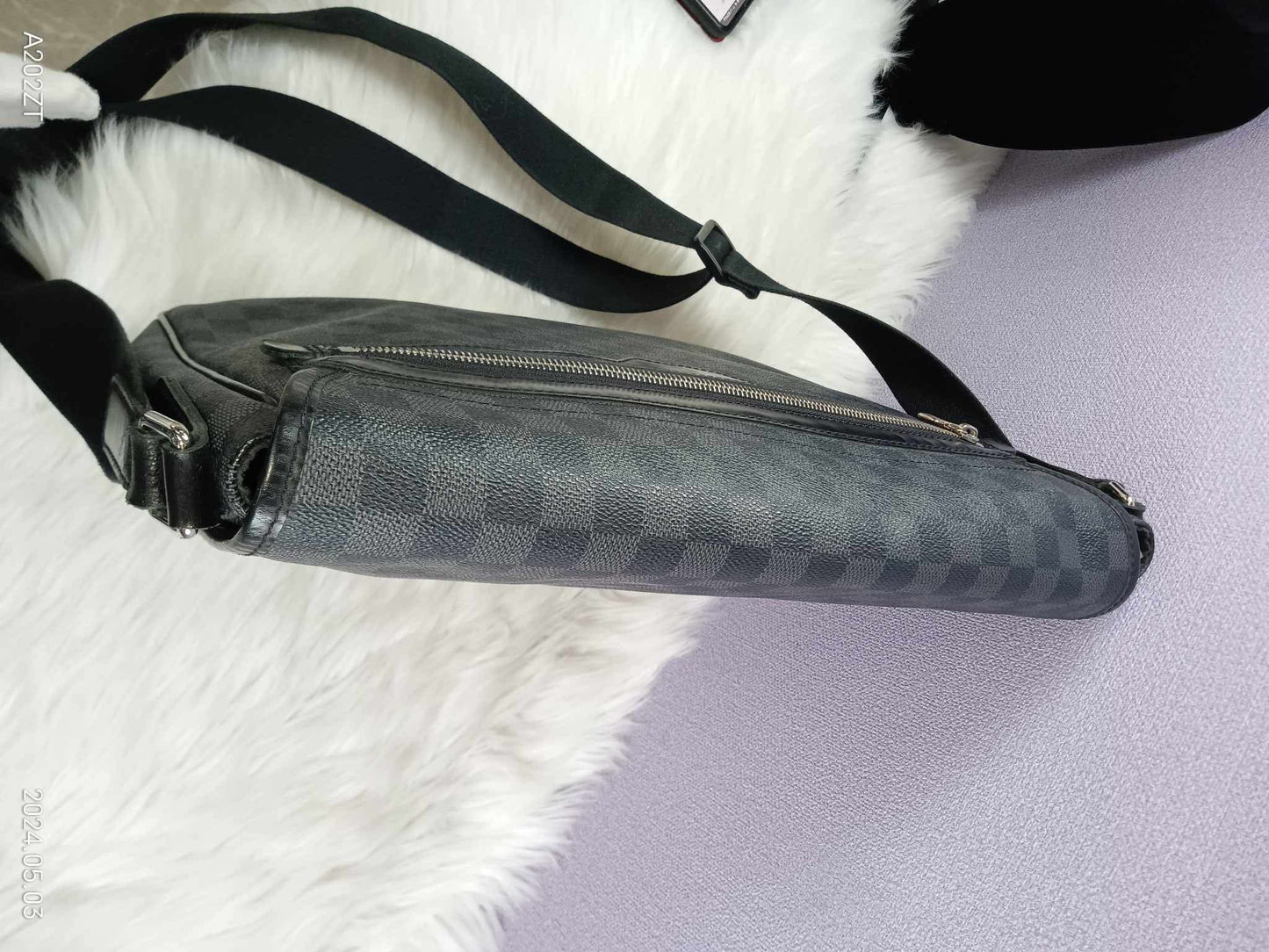 LOUIS VUITTON Damier Graphite Daniel MM