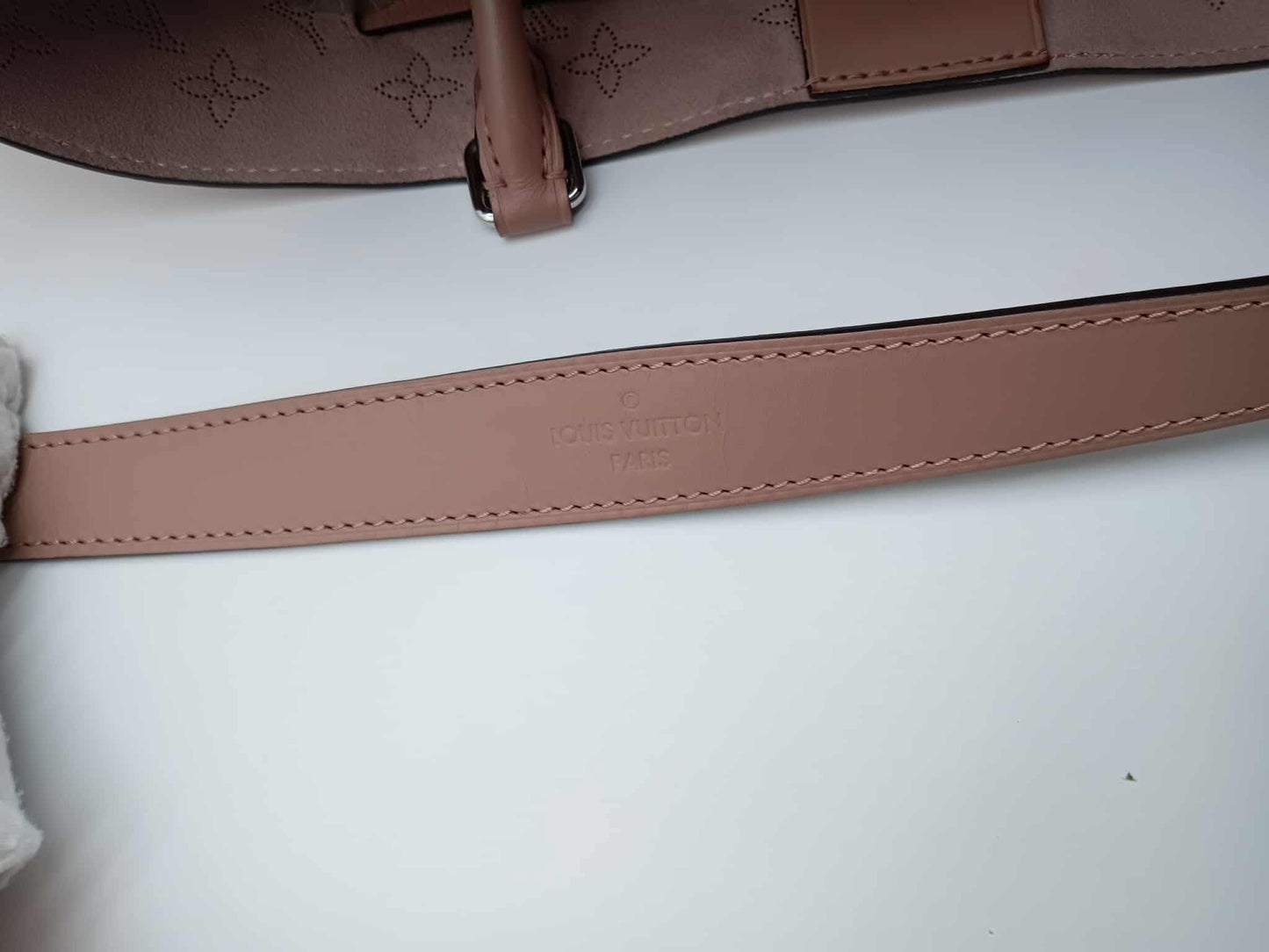 LOUIS VUITTON Mahina Girolata