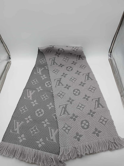 LOUIS VUITTON Echarpe Logomania Scarf