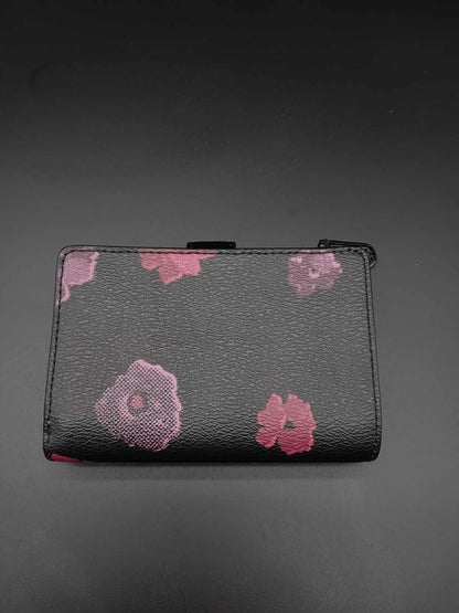 COACH Corner Zip Medium Wallet