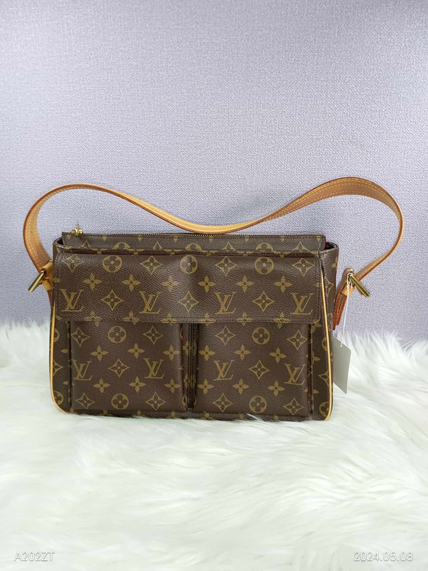 LOUIS VUITTON Monogram Viva Cite GM