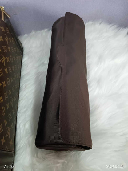 LOUIS VUITTON  Monogram Pegase 50