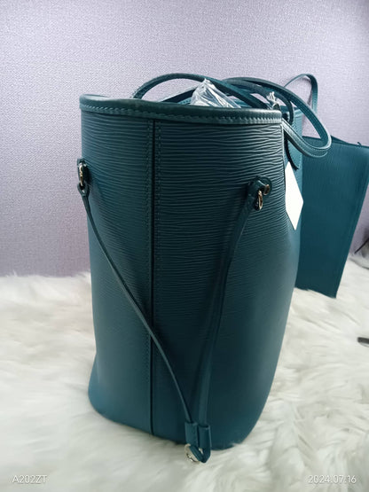 LOUIS VUITTON Epi Neverfull MM
