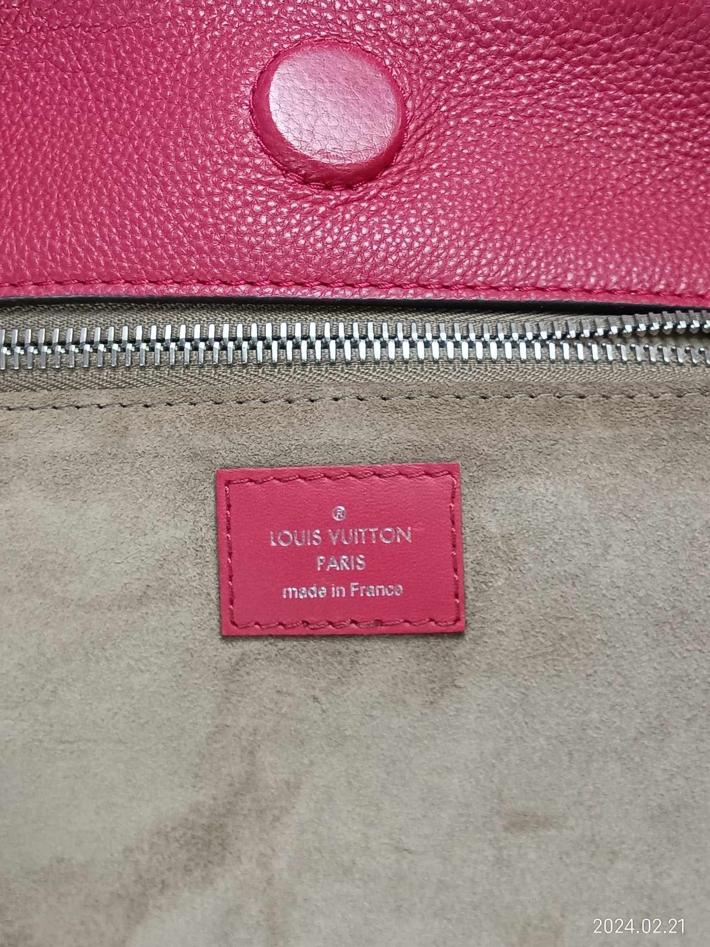 LOUIS VUITTON Vereur Framboise