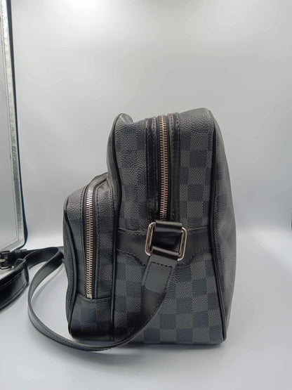 LOUIS VUITTON Damier Graphite Sac Leoh Messenger Bag