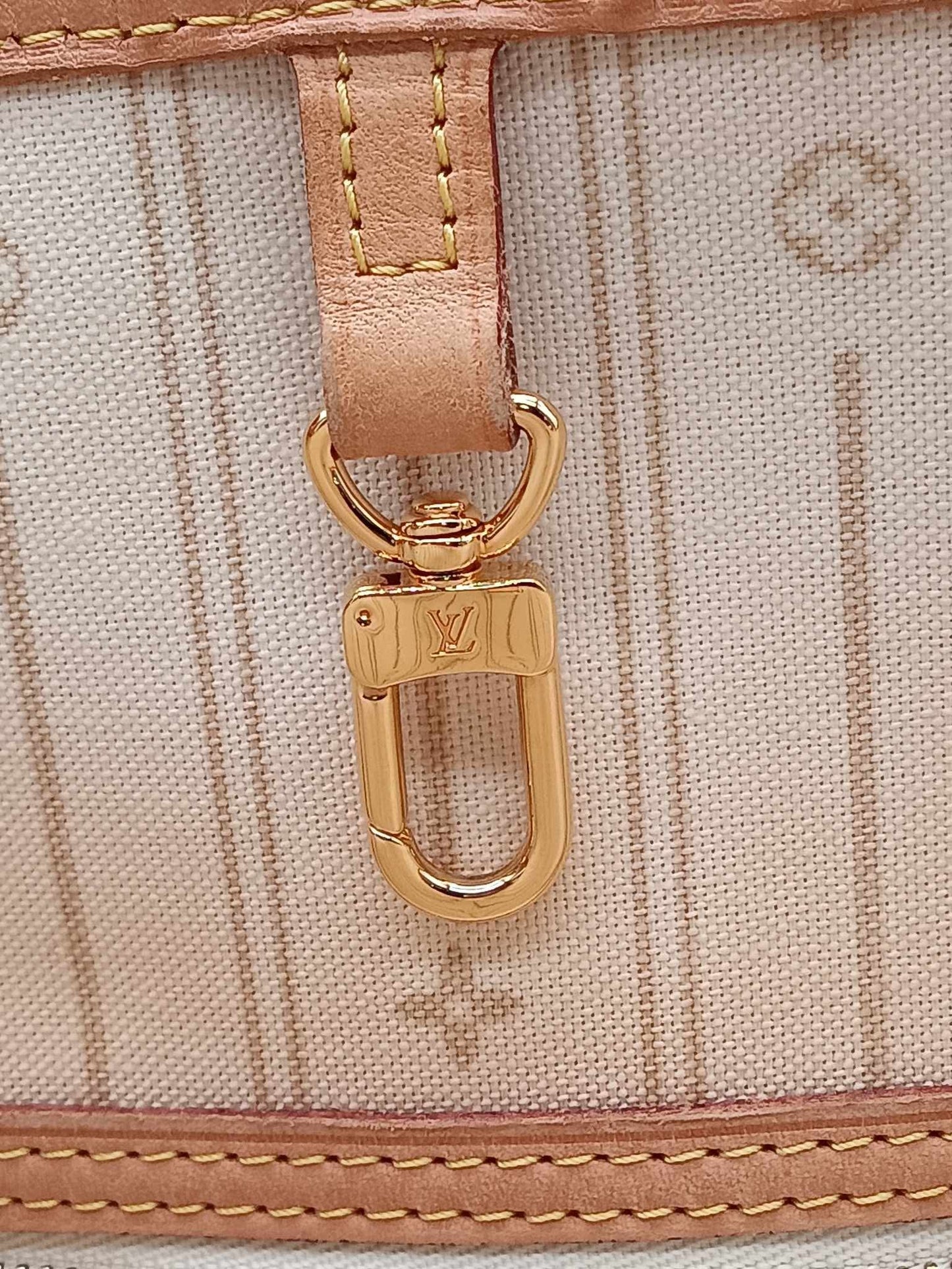 LOUIS VUITTON Azur Neverfull