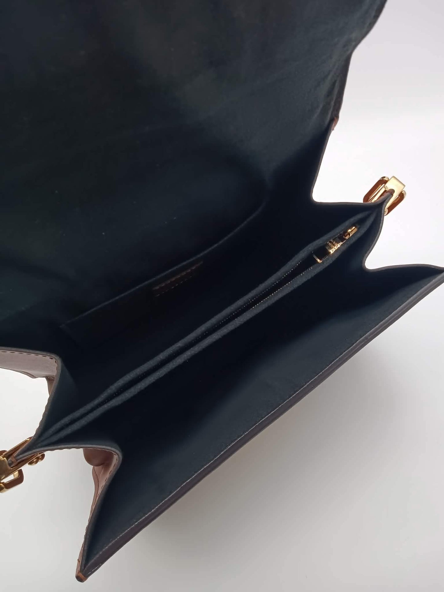 LOUIS VUITTON Reverse Monogram Dauphine