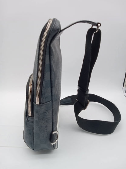 LOUIS VUITTON Damier Graphite Avenue