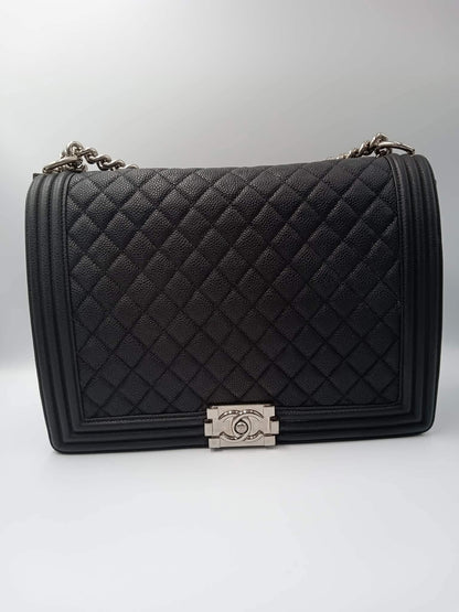 CHANEL Caviar Quilted Maxi LeBoy