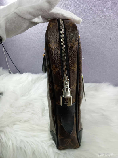 LOUIS VUITTON Monogram Porte Document