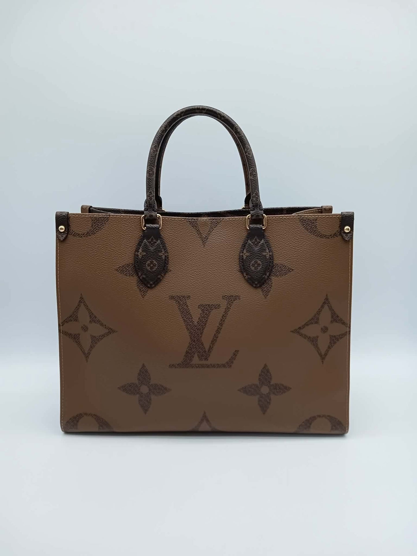LOUIS VUITTON Monogram Reverse On The GO MM