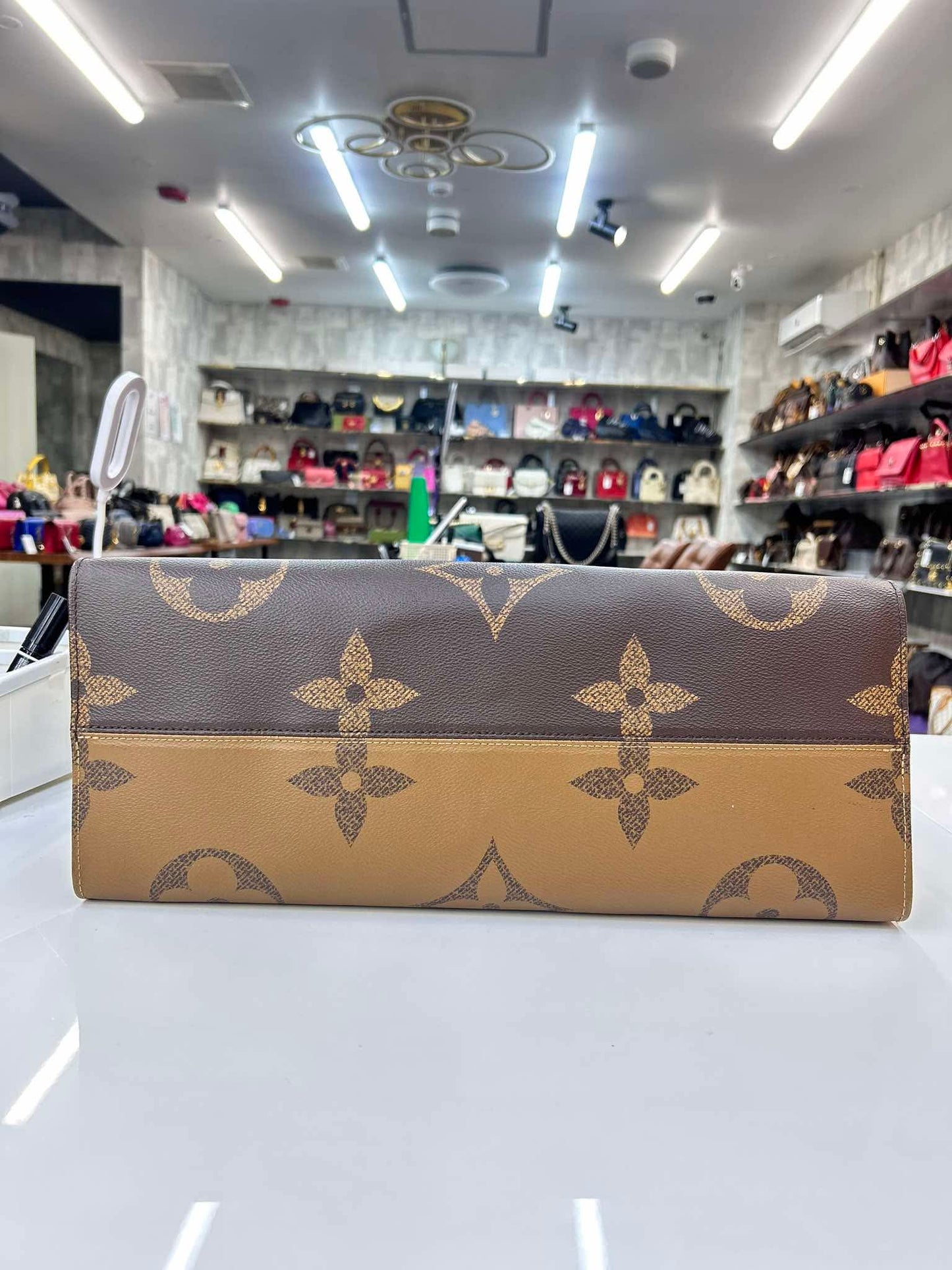 LOUIS VUITTON Monogram Reverse On The Go GM