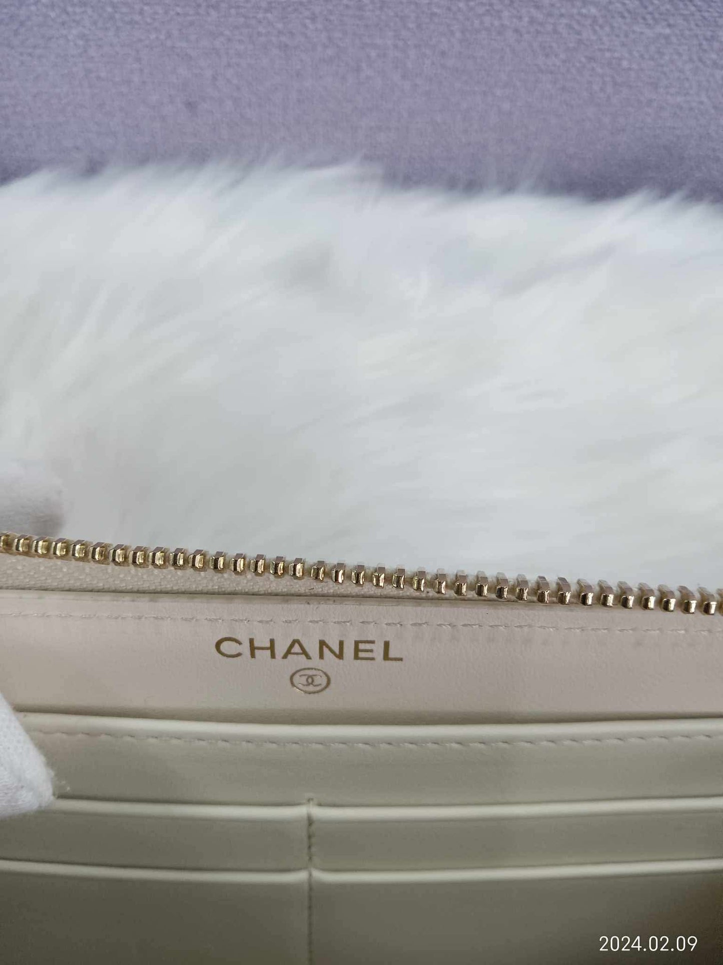 CHANEL Caviar Zippy Wallet