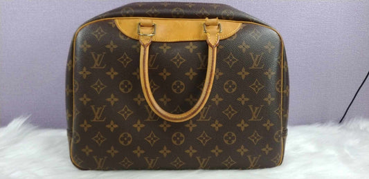 LOUIS VUITTON Monogram Deauville